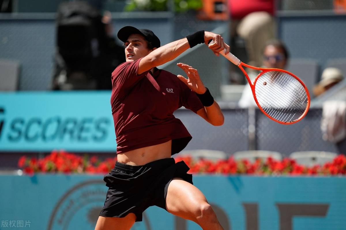 关于德约科维奇爆冷击败西班牙队,赛况扑朔迷离引爆全场!的信息 关于德约科维奇爆冷击败西班牙队,赛况扑朔迷离引爆全场!的信息